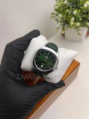 Montre Cadran Vert Dégradé Bracelet Cuir Boitier Carré