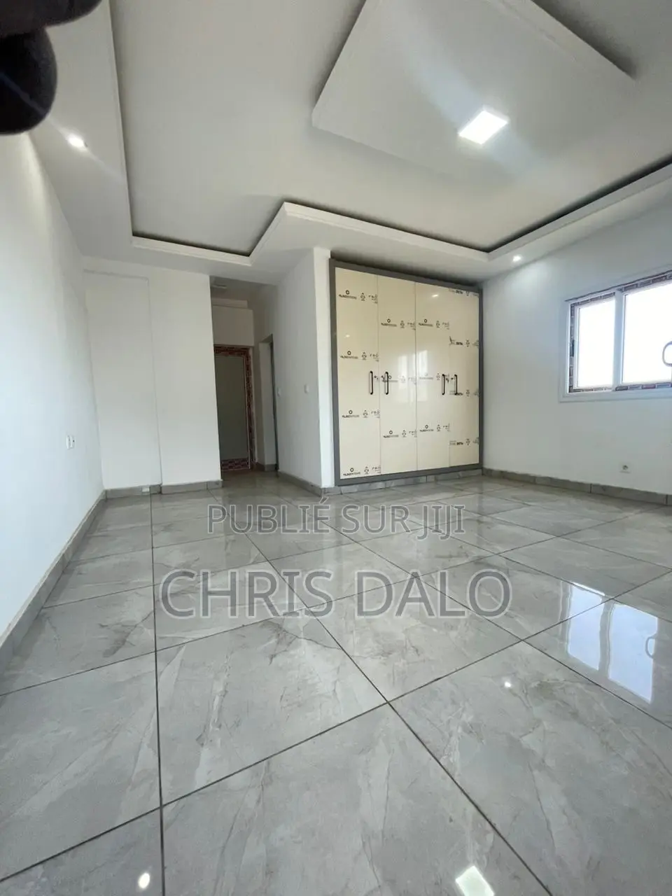 3chbre Appartement dans Dalo Davy, Cocody à Louer