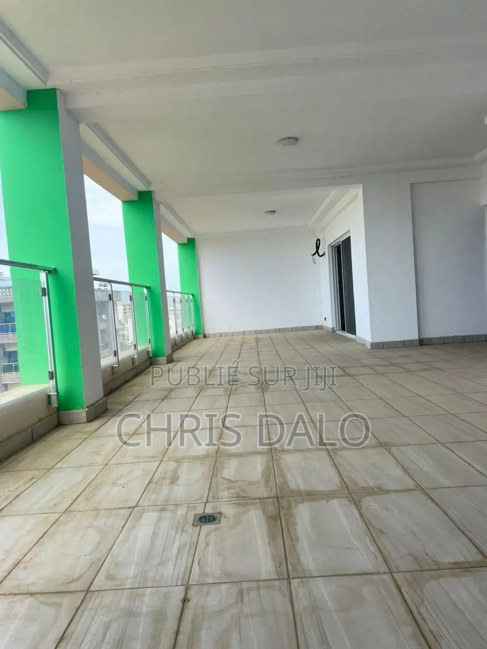 3chbre Appartement dans Dalo Davy, Cocody à Louer