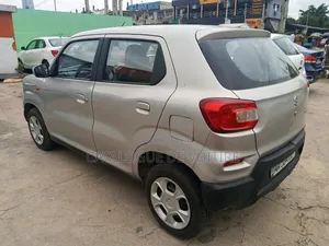 Suzuki S-Presso 2024 Gris