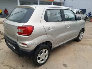 Suzuki S-Presso 2024 Gris