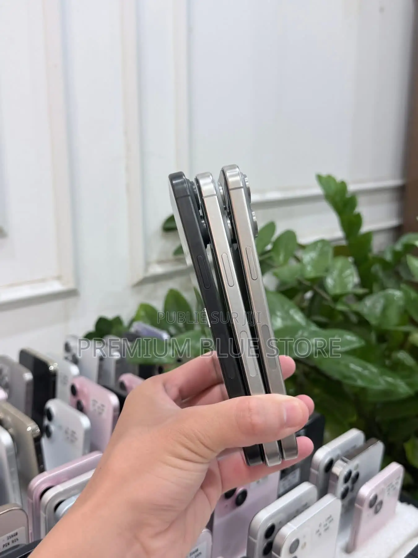 Nouveau Apple iPhone 15 Pro 128 GB Autre