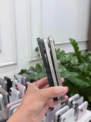 Nouveau Apple iPhone 15 Pro 128 GB Autre