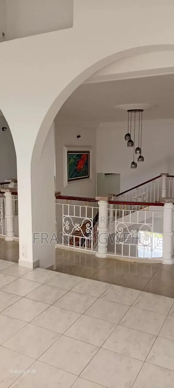 7chbre Duplex dans Francis Gweh, Cocody à Louer