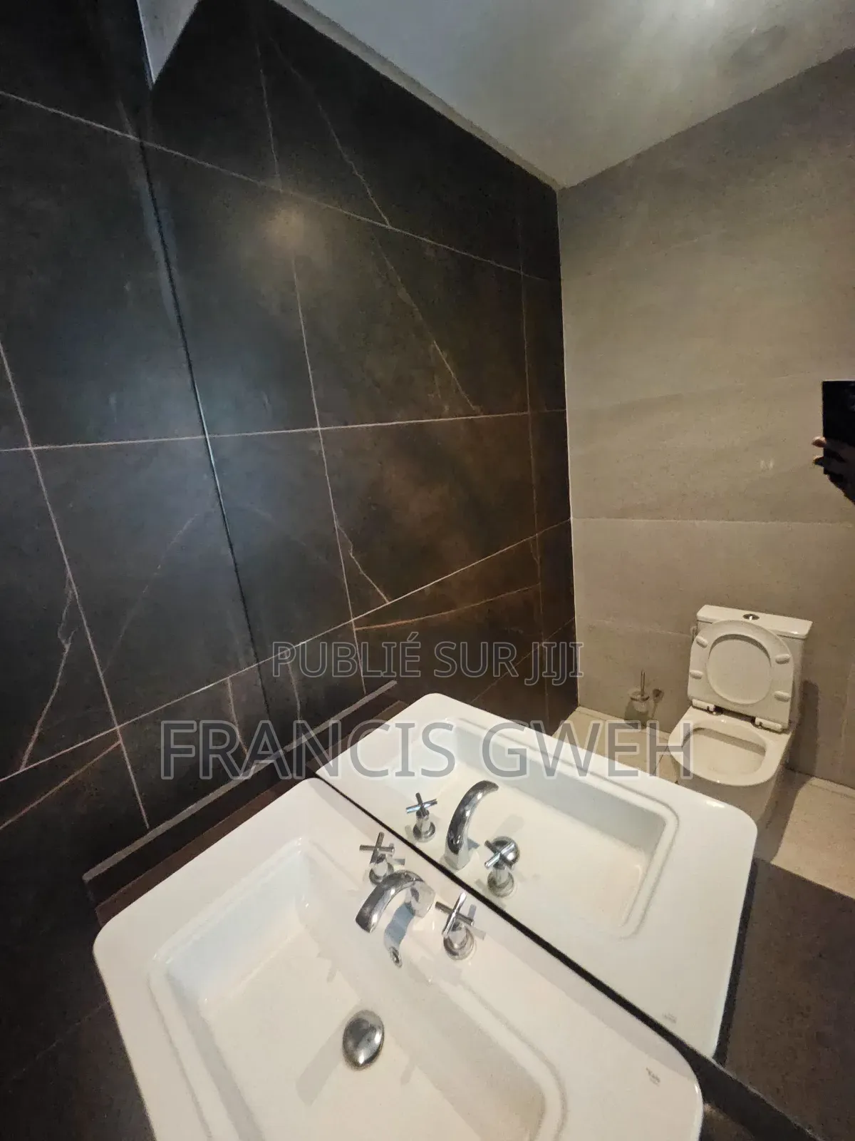 Meublé 3chbre Appartement dans Francis Gweh, Cocody à Louer