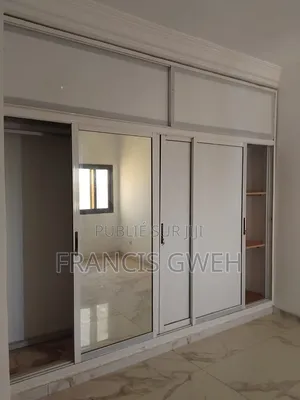 3chbre Appartement-terrasse dans Francis Gweh, Cocody à Vendre