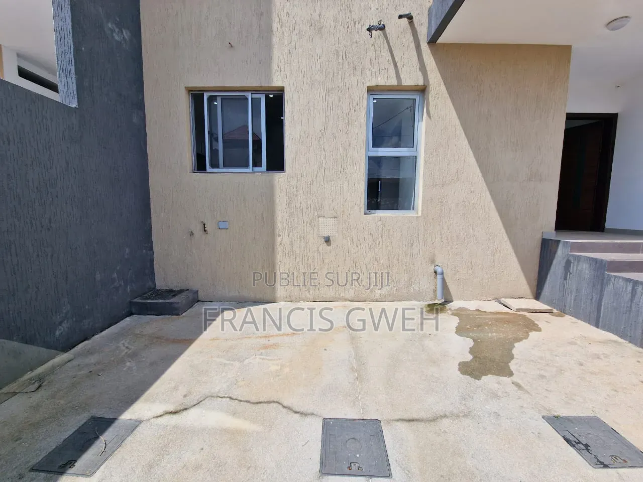 4chbre Duplex dans Francis Gweh, Cocody à Louer