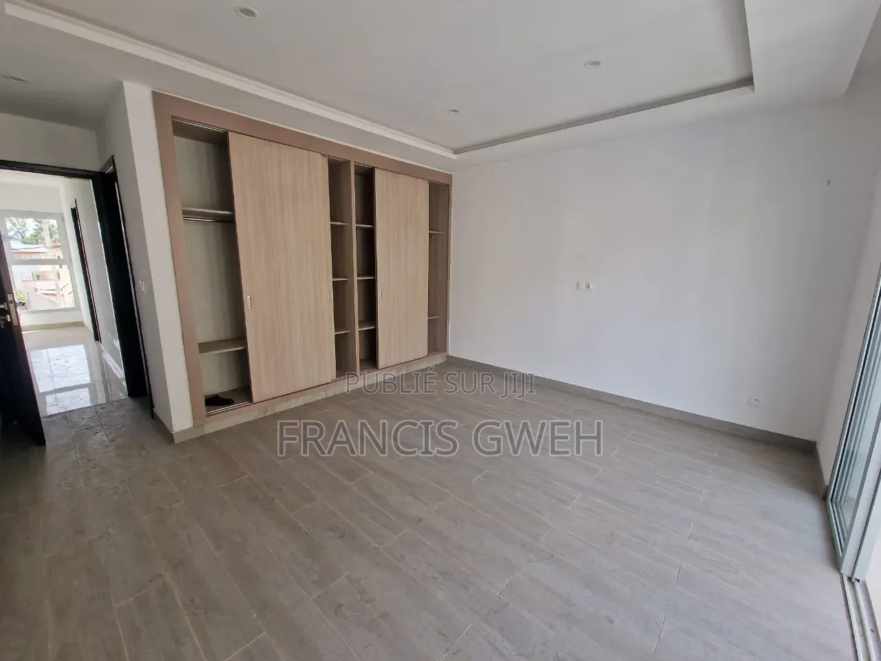 4chbre Duplex dans Francis Gweh, Cocody à Louer