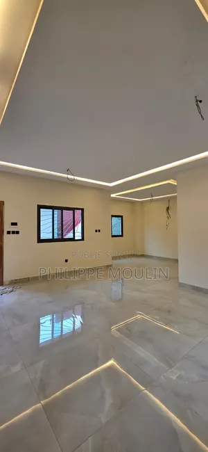 4chbre Duplex dans Modeste, Cocody à Louer