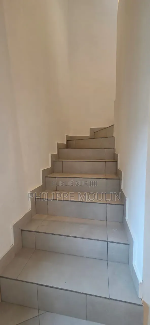 4chbre Duplex dans Modeste, Cocody à Louer