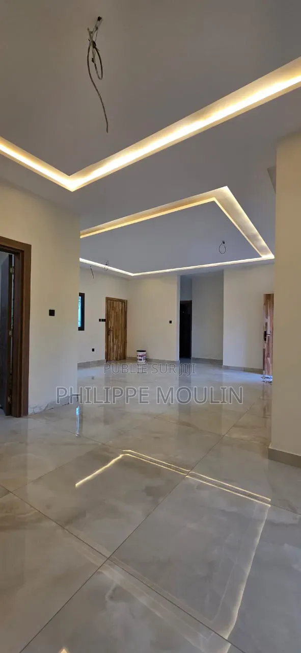 4chbre Duplex dans Modeste, Cocody à Louer