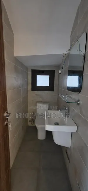 4chbre Duplex dans Modeste, Cocody à Louer