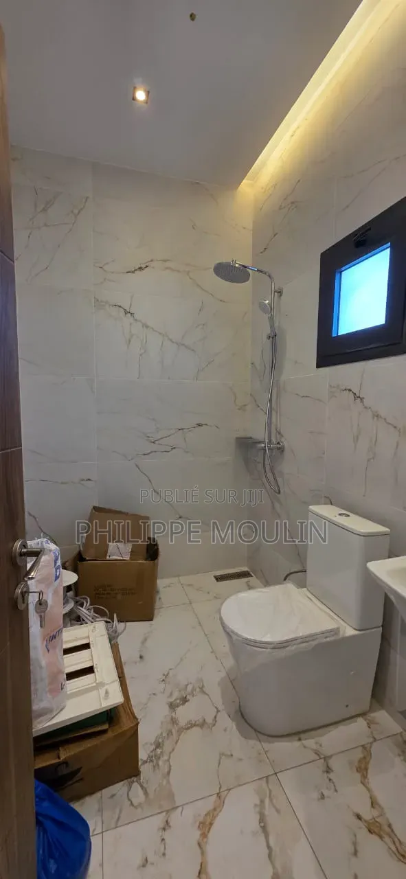 4chbre Duplex dans Modeste, Cocody à Louer