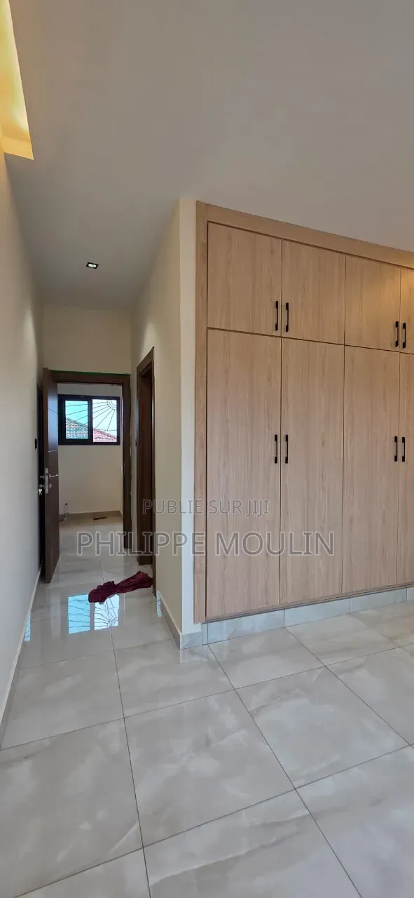 4chbre Duplex dans Modeste, Cocody à Louer