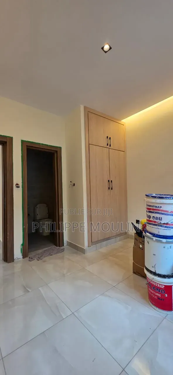 4chbre Duplex dans Modeste, Cocody à Louer