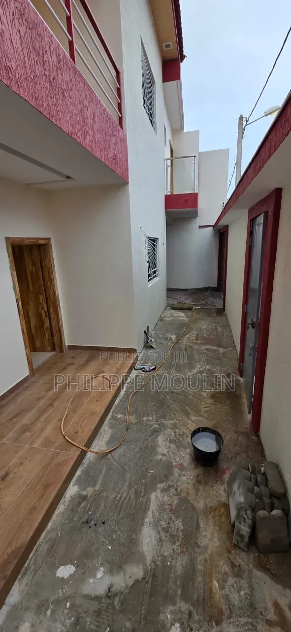 4chbre Duplex dans Modeste, Cocody à Louer
