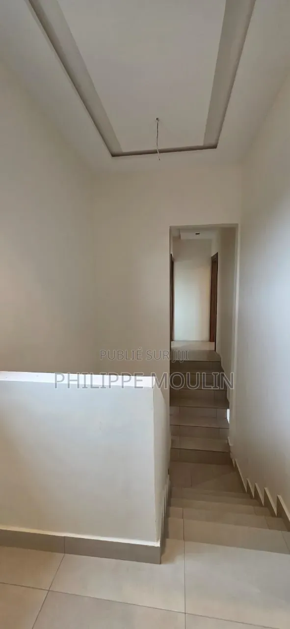 4chbre Duplex dans Modeste, Cocody à Louer