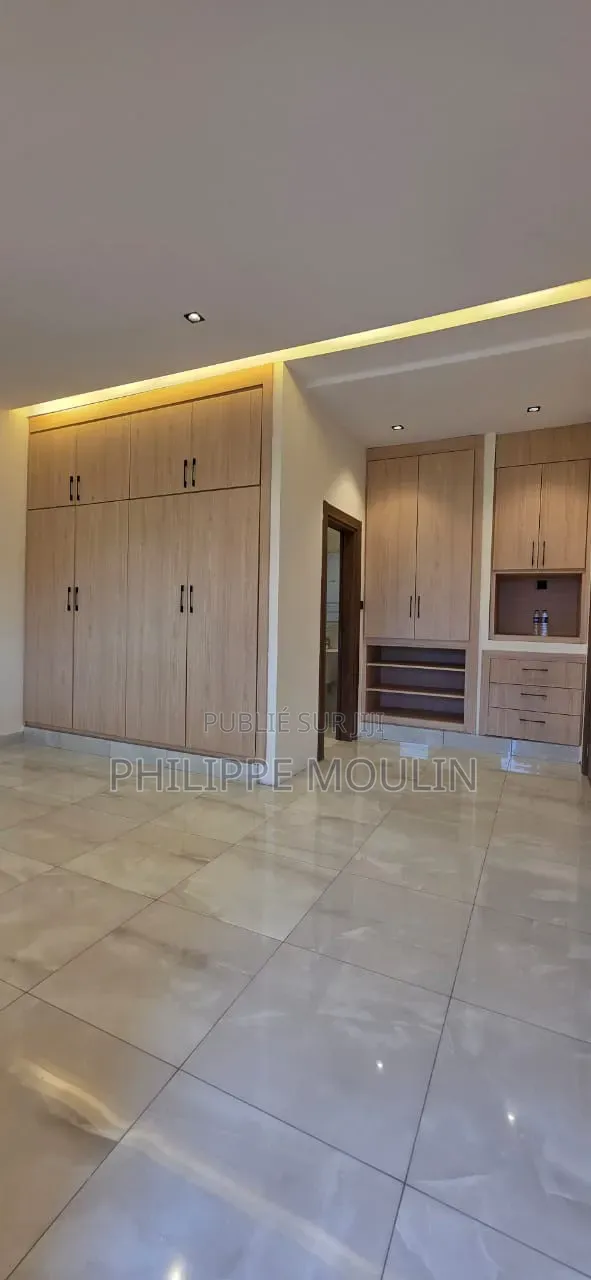 4chbre Duplex dans Modeste, Cocody à Louer