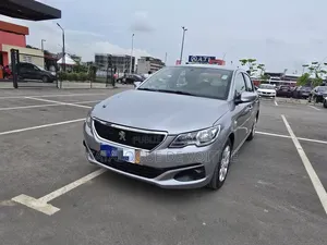 Peugeot 301 2021 Gris
