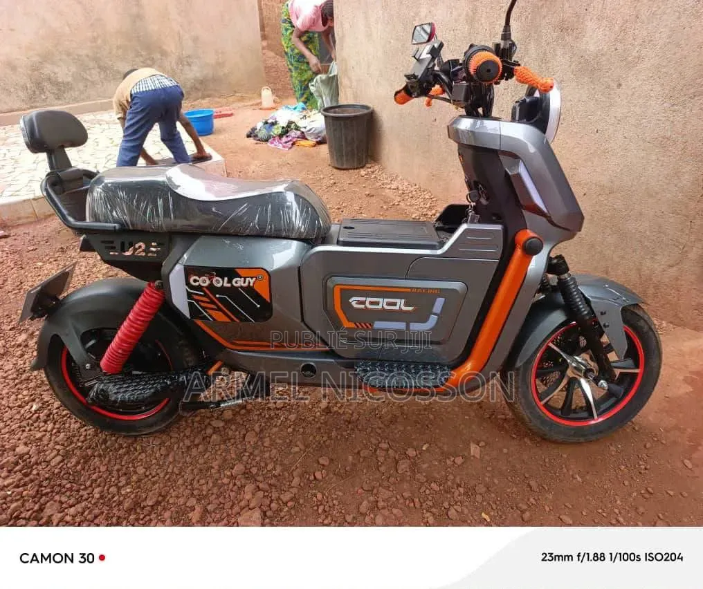 Nouveau Yamaha Crux 2024 Orange
