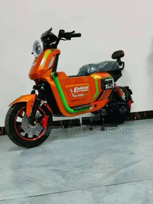 Nouveau Yamaha Crux 2024 Orange