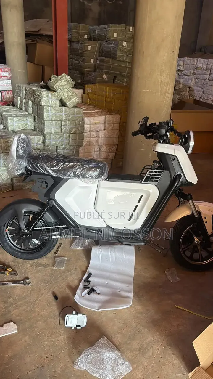 Nouveau Yamaha Crux 2023 Blanc