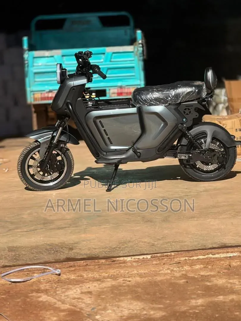 Nouveau Yamaha Crux 2022 Noir