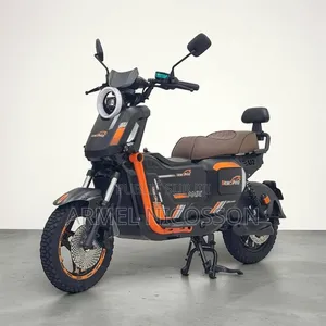 Nouveau Yamaha Crux 2022 Orange