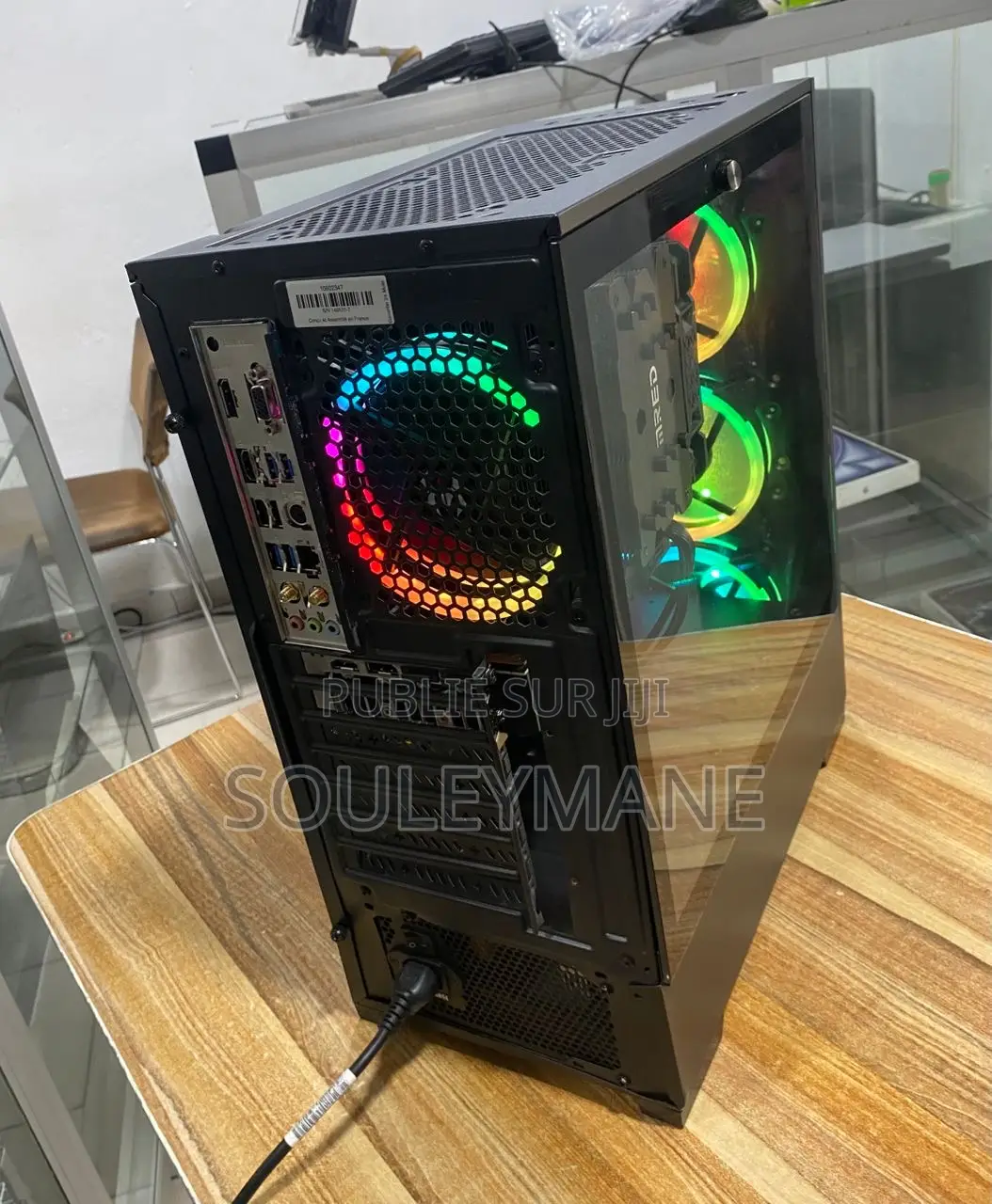 Nouveau Ordinateur de bureau MSI AG270 2QE 32GB AMD Ryzen 7 SSD 1T