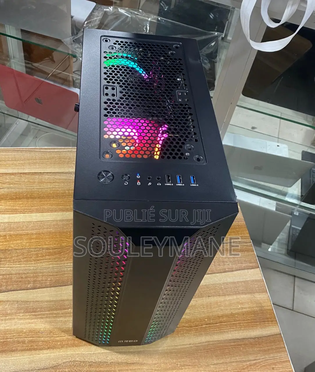 Nouveau Ordinateur de bureau MSI AG270 2QE 32GB AMD Ryzen 7 SSD 1T