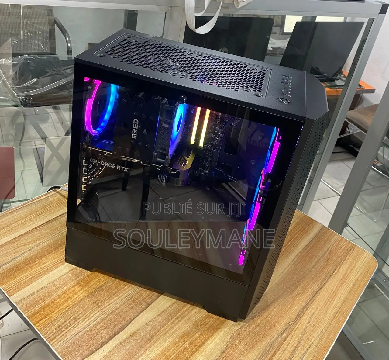 Nouveau Ordinateur de bureau MSI AG270 2QE 32GB AMD Ryzen 7 SSD 1T