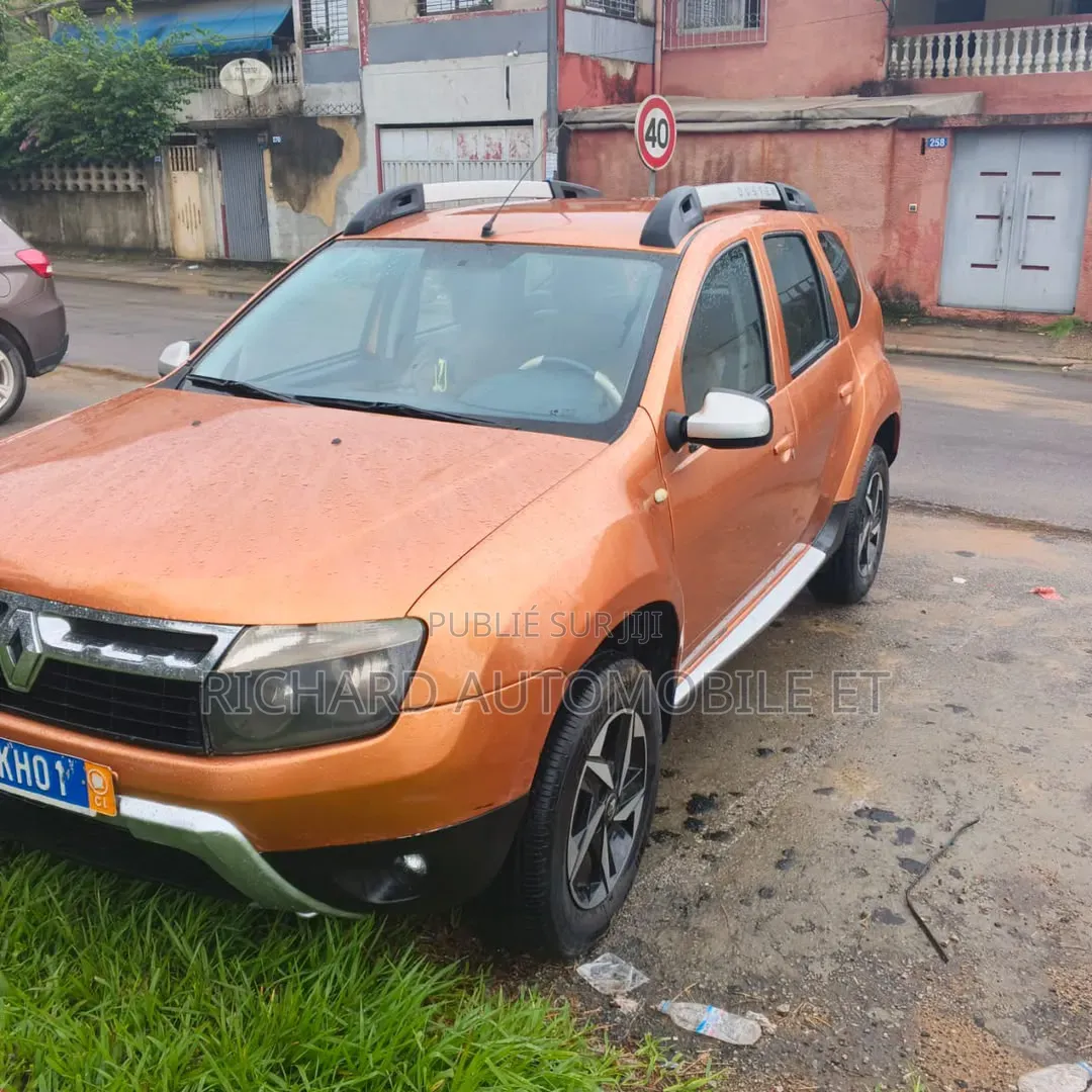 Renault Duster 2015 Orange