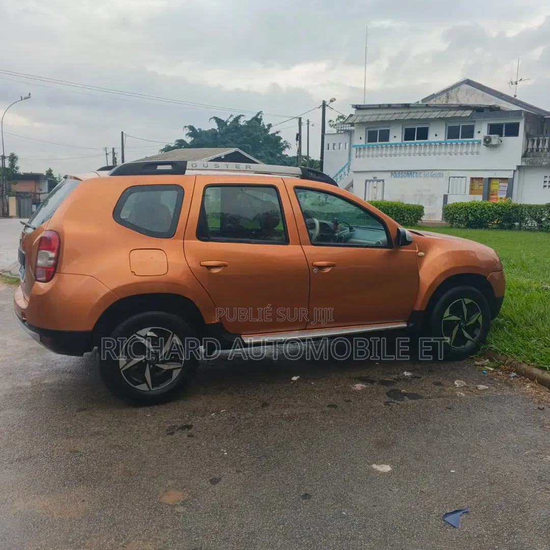 Renault Duster 2015 Orange
