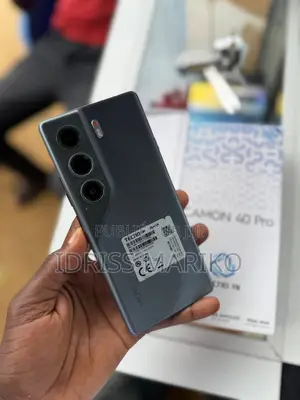 Nouveau Tecno Camon 40 Pro 5G 256 GB Noir