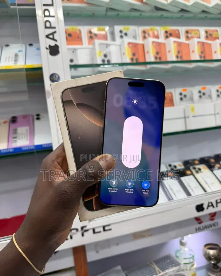 Nouveau Apple iPhone 16 Pro Max 512 GB Doré