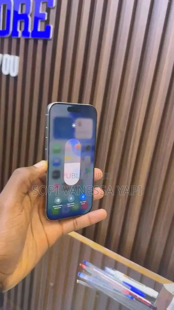 Nouveau Apple iPhone 16 Pro 256 GB Or rose