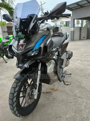 Nouveau Yamaha YBR125 2023 Blanc