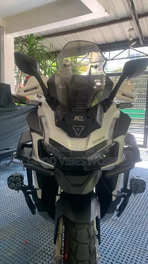 Nouveau Yamaha YBR125 2023 Blanc