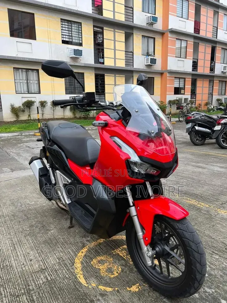 Nouveau Yamaha YBR125 2023 Blanc