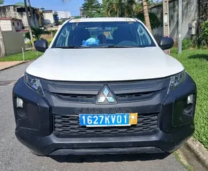 Mitsubishi L200 2022 Blanc