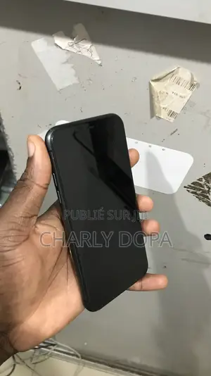Apple iPhone 11 64 GB Noir