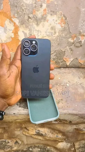 Nouveau Apple iPhone 15 Pro Max 256 GB Noir