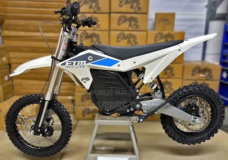 Nouveau Yamaha Crux 2023 Blanc