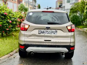 Ford Escape Titanium 4x4 2018 Doré