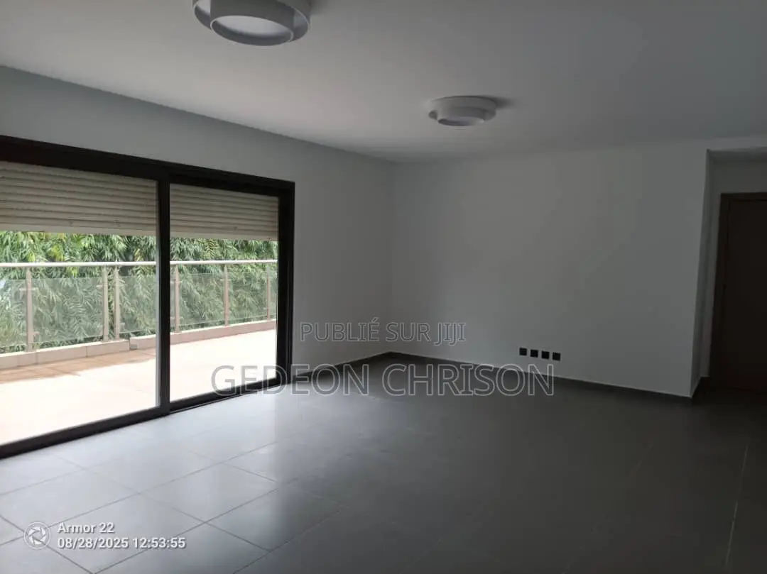 4chbre Duplex dans Cocody à Louer