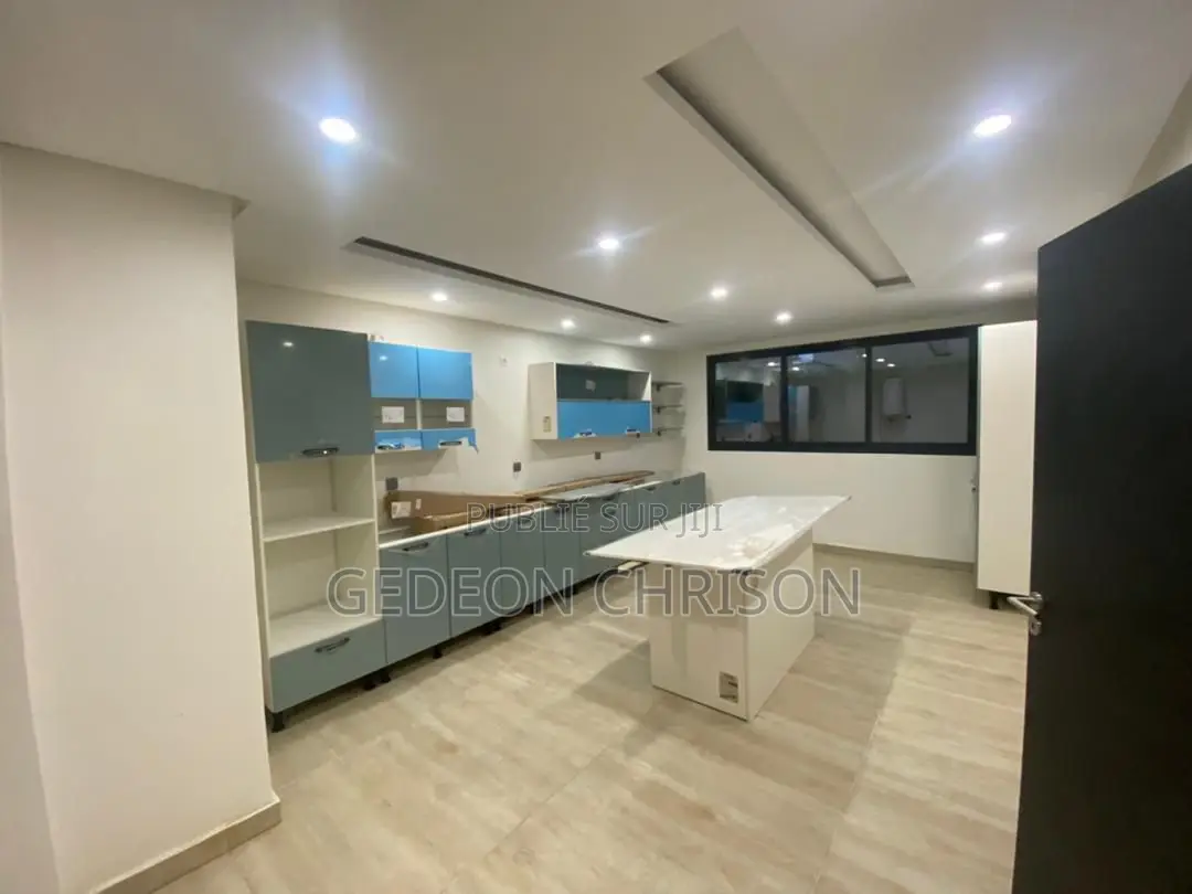 5chbre Duplex dans Cocody à Louer