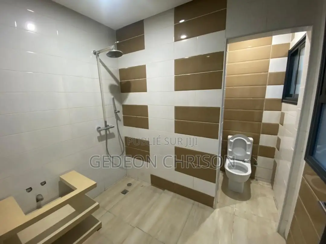 5chbre Duplex dans Cocody à Louer