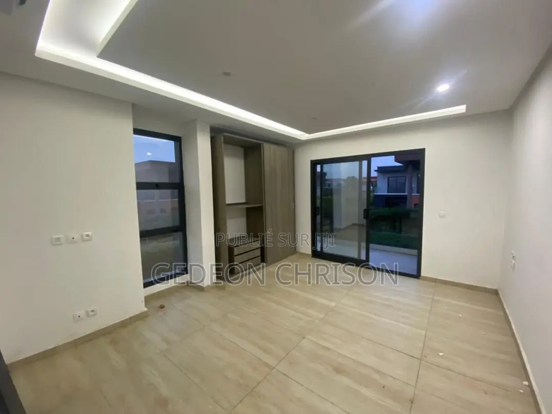 5chbre Duplex dans Cocody à Louer