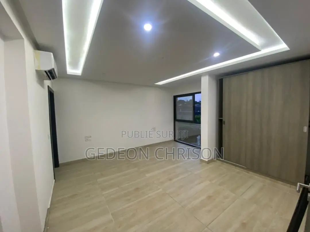 5chbre Duplex dans Cocody à Louer
