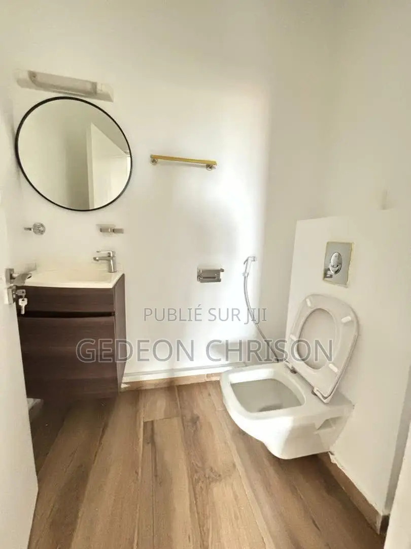 3chbre Appartement dans Cocody à Vendre